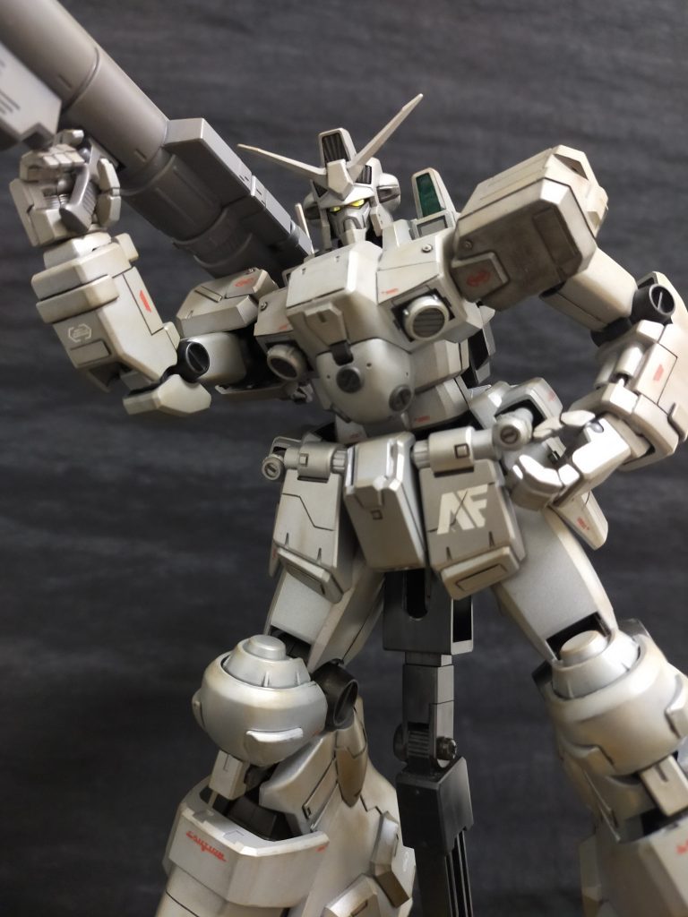 自立稼働型にする上で、戦闘をなるべく避ける為にインパクトのあるフレキシブル・スラスター・バインダーは取り外され、大型でありながら目立ちにくい見た目に改装されている。