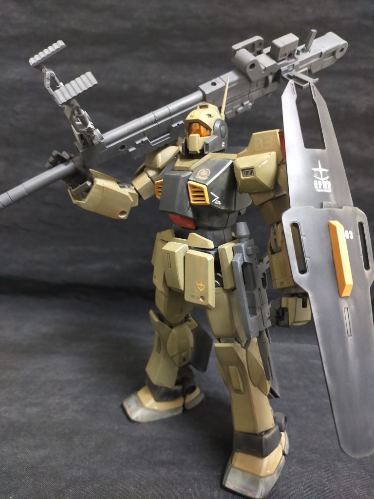 それに加え、炸裂弾、焼夷弾も備えており、多彩な攻撃手段を有しているが、装弾数が170mmキャノンより2発少ない4発装填となっており、炸裂弾に関しては3発装填となっている。