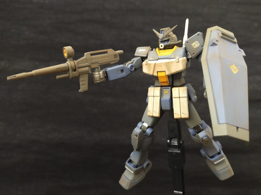 ガンダム(重装備仕様)は主にビームライフルの研究の為に造られた機体である。