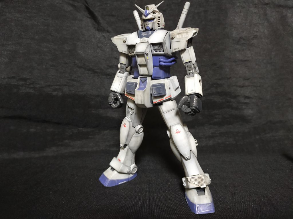 現地改修ということで、左右非対称になるように破損やディテールを装飾しました。