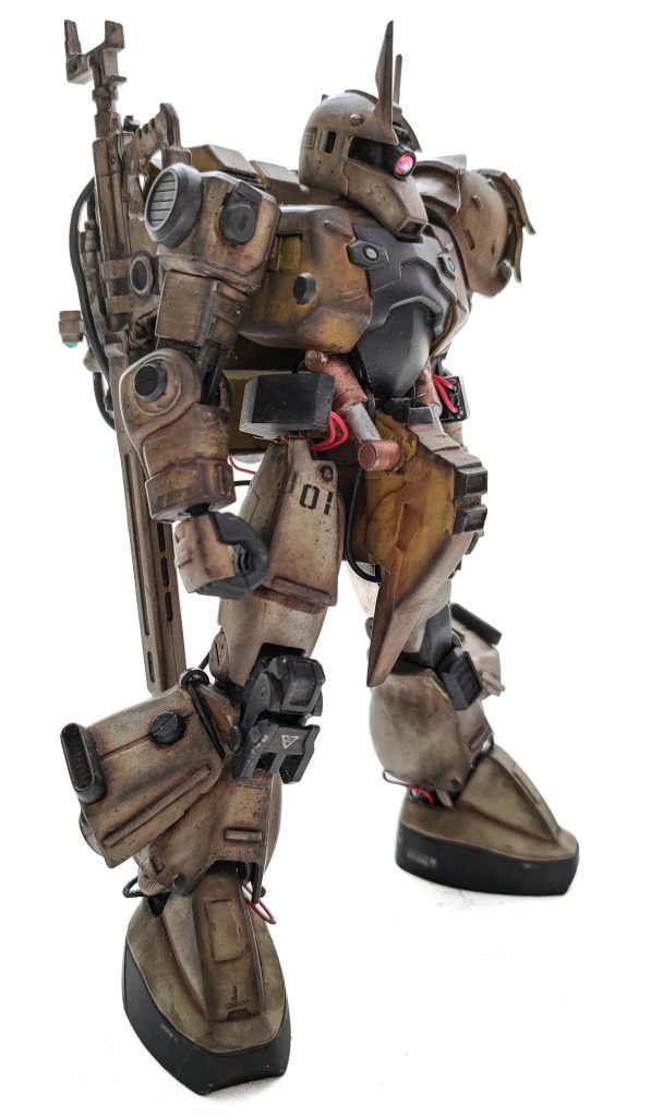 はじめのザクだったので01デカール貼りました。