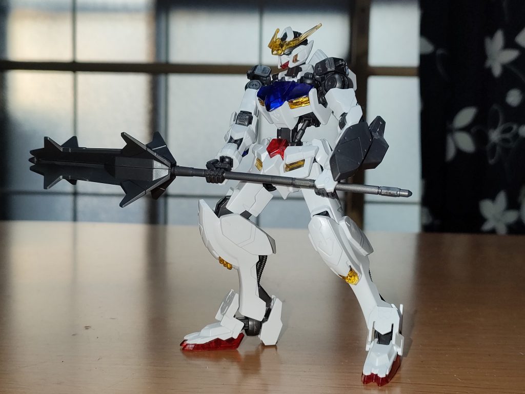 第一形態。白の装甲とインナーフレームに武装除くとトリコロールカラーがスケルトンプラ素材です。