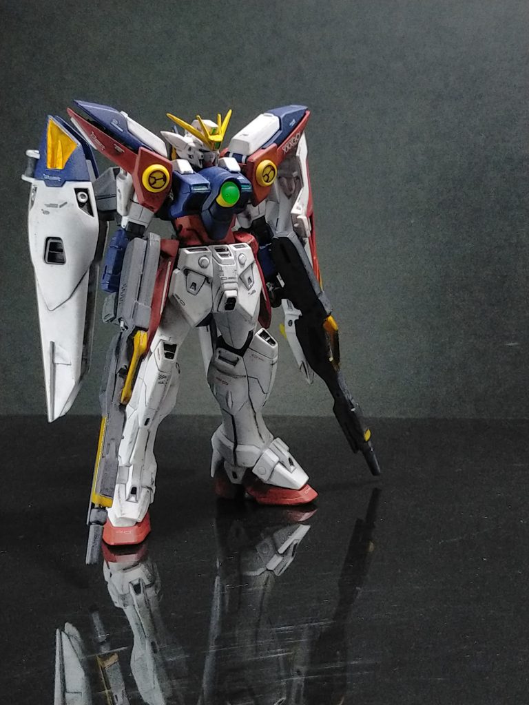 黒サフ→タミヤアクリルカラーで全塗装→水転写デカール→墨入れ→エッジ部分にはパステルを使用して最後に無光沢のトップコート。