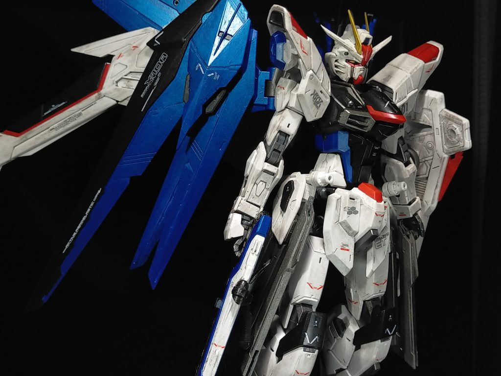 今回は水転写デカールを使ってます。デカール張ったあと、フラットブラックを薄めて全体をウォッシングと墨入れ。