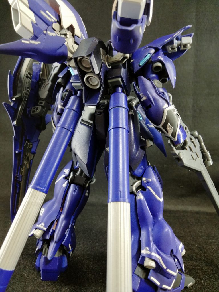 シナンジュはバックショットが特に好きです。上に伸びるバインダーと下に伸びるプロペラントタンクがたまらない…(⁠*⁠´⁠ω⁠｀⁠*⁠)