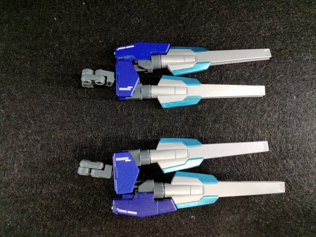 リボーンズガンダムのフィンファングをまるごと。HGシナンジュにはサーベル取り出しギミックがないので、ここからサーベル出します。