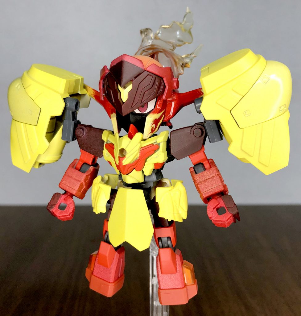 正面まずナイトストライクガンダムをベーズに色々とパーツ選定丸みを帯びた大きな肩鎧にしたくてサイサリスのバーニアを使用目論見通り目立ついい形に！