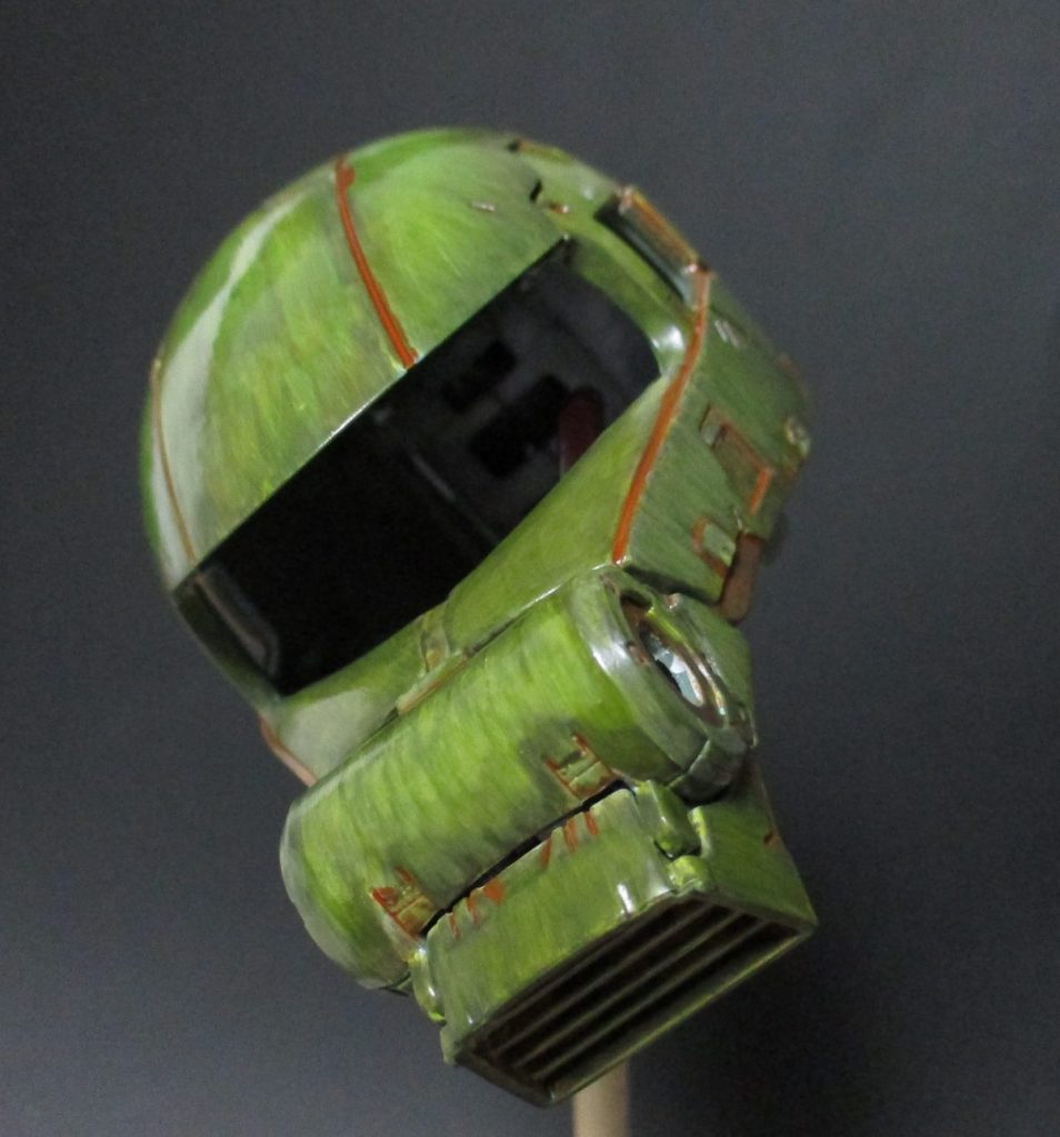 隠蔽力の特に弱い原色イエローやルマングリーンを何度も重ね塗り、明度を上げてなんとか暗すぎる状況を回避他の塗料と違い、前の塗面を溶かして定着するわけではないので、色付きのフィルムを何回も被せていく様なイメージが近いと思います