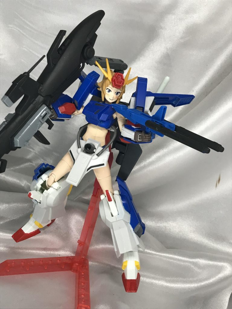 HGUCのダブルビームライフルはかなりデカいので相対的にメガランチャーが小さく見えがちになるので、ライフルも旧キットのものを使ってます。