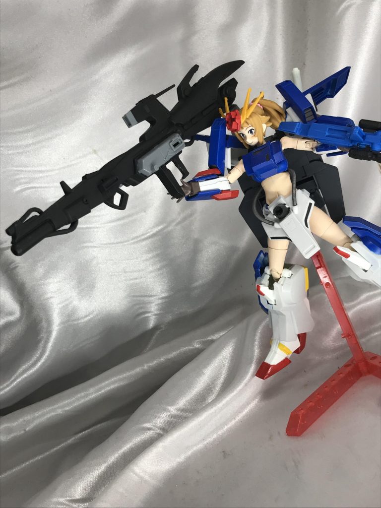 フルアーマーなど、装備を盛るときはお腹を肌に塗り替えているのですが、盛れば脱がすの理論です。