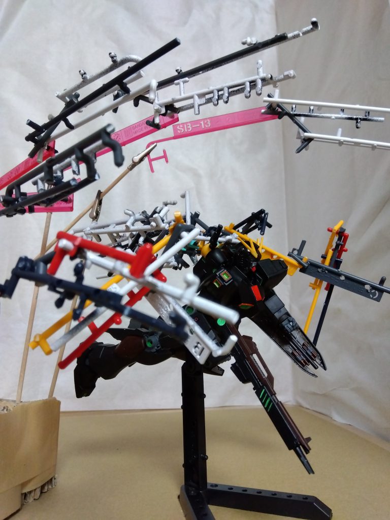 そしてオマケ？のボーンファンネル射出。半分だけでも画面が埋まる。大変。