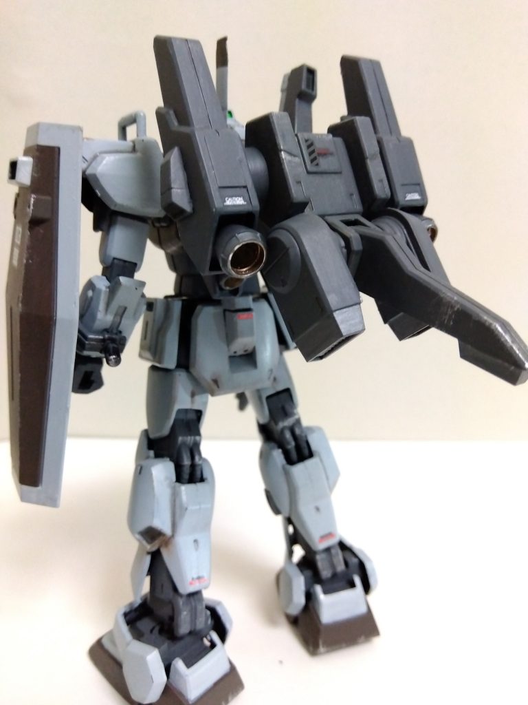 イージーアームズを装備した高機動モード。この情報がアナハイムに流れてスタークジェガンの可動式スタビライザーになったという設定。