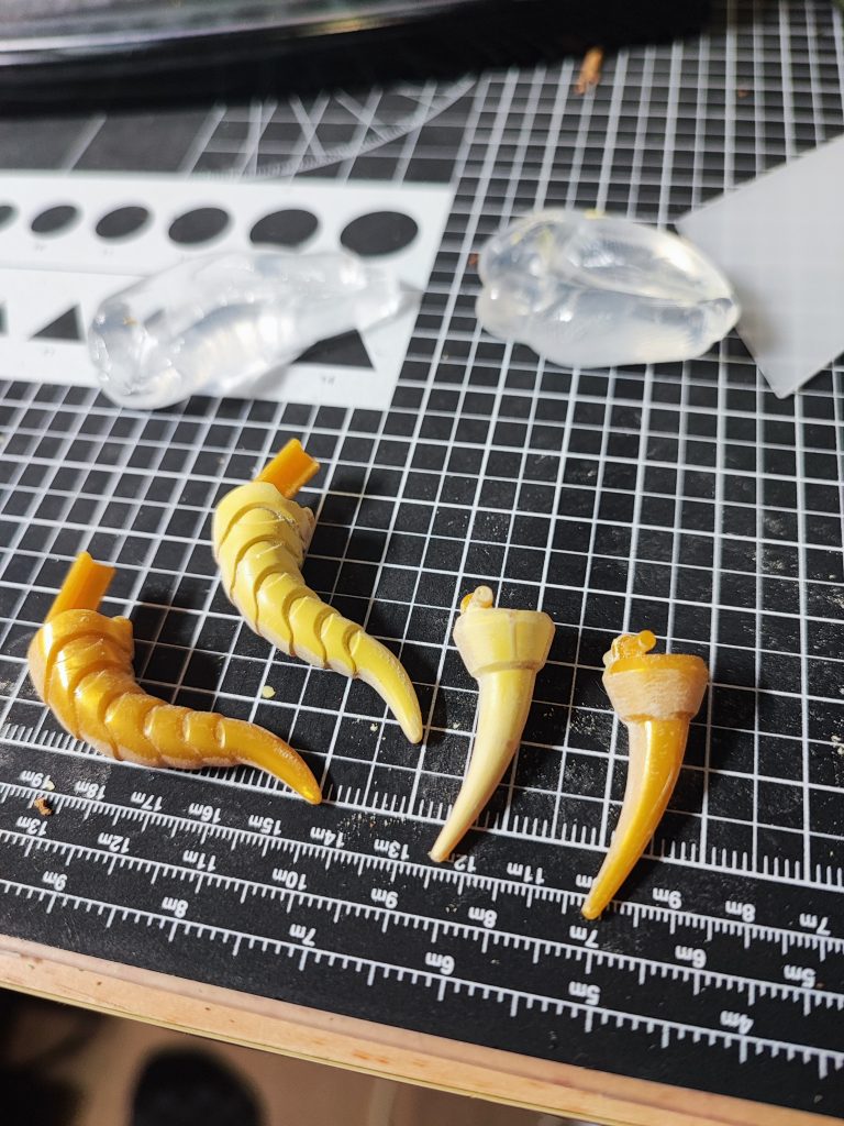 ⬆目立つ肉抜き穴はパテで埋めています。