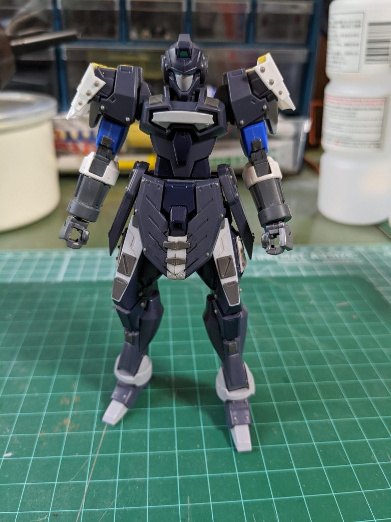 主な改造箇所は太もも、フロントスカートと頭部です。