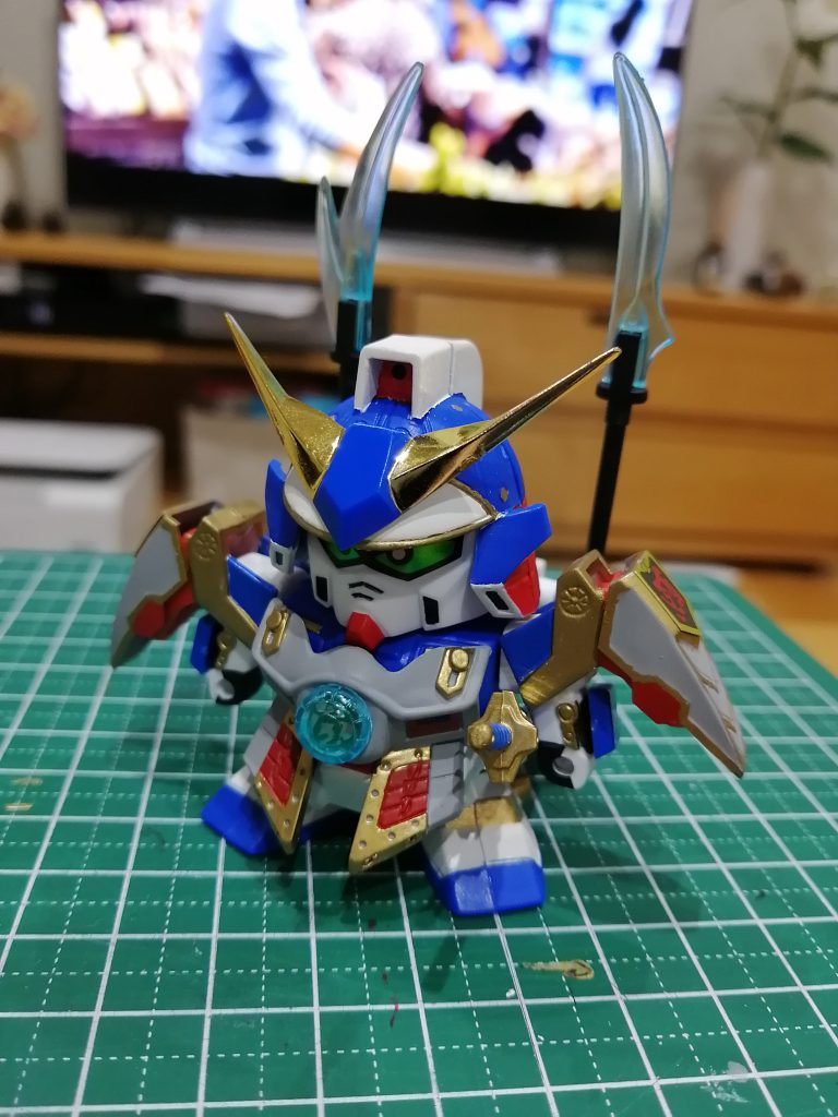 個人的には武神の面をつけない方が、アレックスっぽくて好きです。本来、光の玉は金色で縁取るのが正解ですが、珠っぽさを出すために、今回はあえてそのまま使用しました。