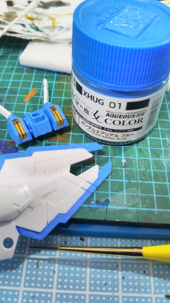 シールドは…ガンダムカラー(エアリアルブルー)を使用。ランドセルは、成型色です。