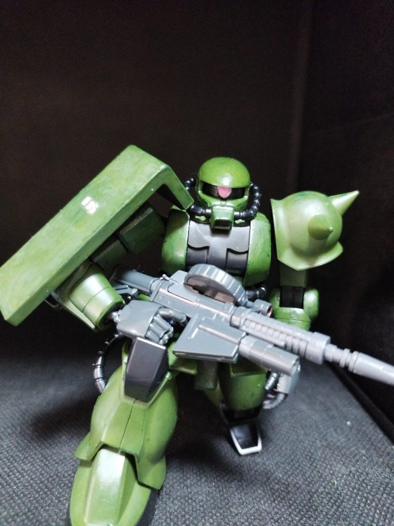 いろんなとこをカットして可動域を広げました。なので膝立ちもまぁまぁきれいにできますね。