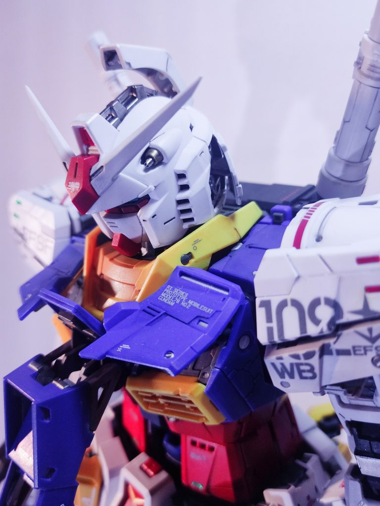 ハッチオープンバルカンは底が浅い感じがしたので、こちらもメタルパーツでディテールアップ別売りの水転写デカールとハイキューパーツの1/100のデカールを使いましたが、ラインのデカールは個人的に嘘臭くて好きになれないのでほぼ使わずまた、位置なども変更したオリジナルになっています