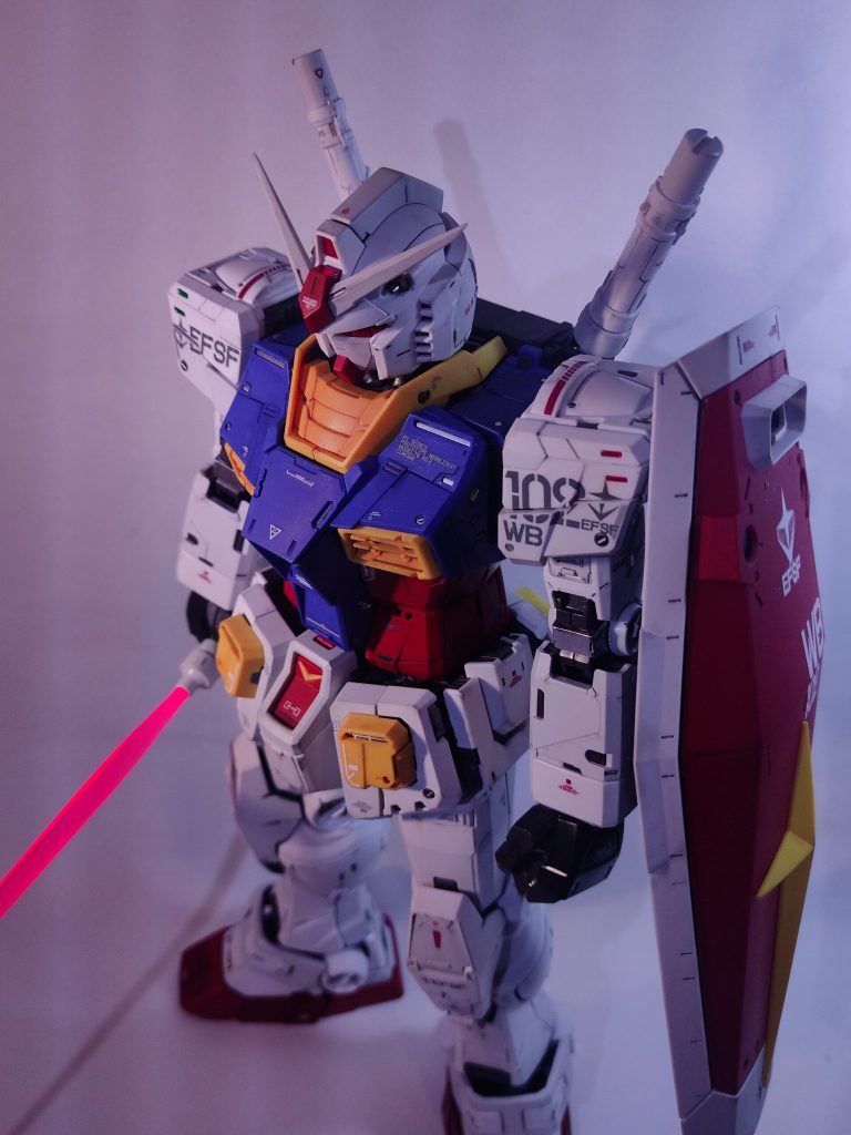 ウリの一つビームサーベル発光カッケー♪