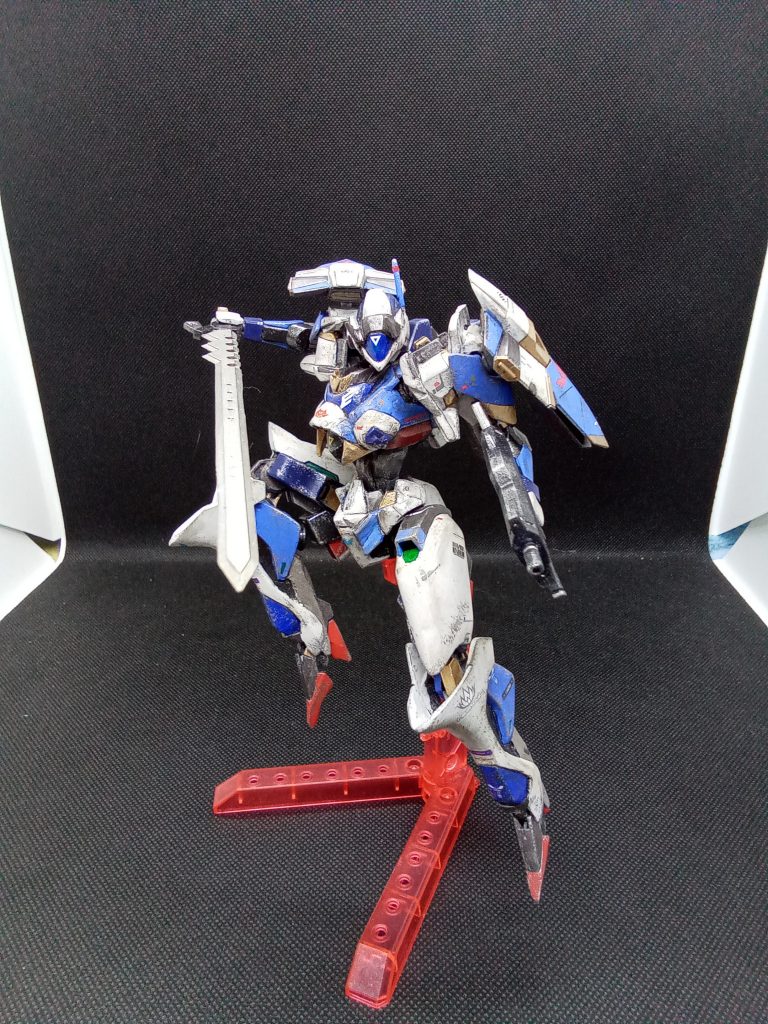 百里の優秀な可動域は出来るだけ保持今後 追加改造をしながら専用武装でも作っていく予定です。