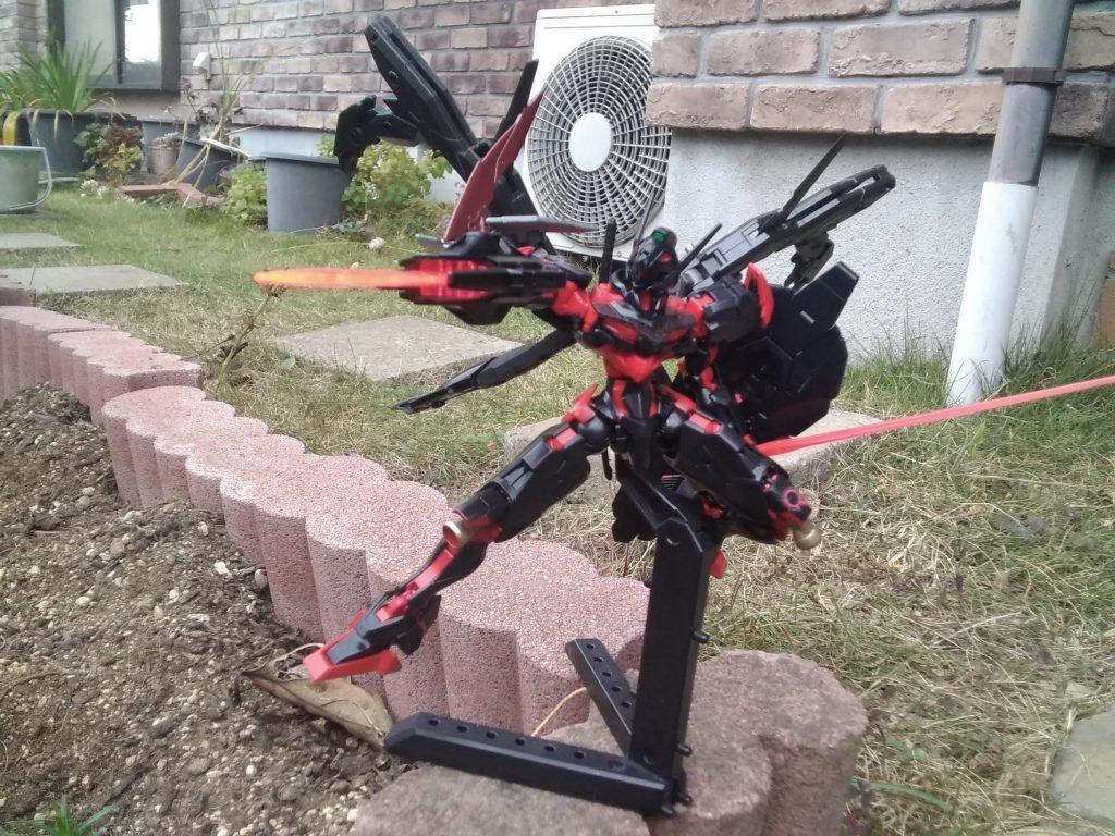 単純だけど、結構、印象変わるわね。正直、エアリアルよりもルブリスのがデザイン的には好きなんですよね。