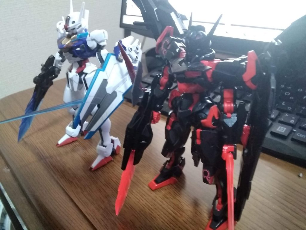 ミオリネの嫁のガンダム（全塗装）と2ショットエアリアルもねー、良いキットだよね。こいつはこいつでいろいろとやったけど説明がだるいので割愛。