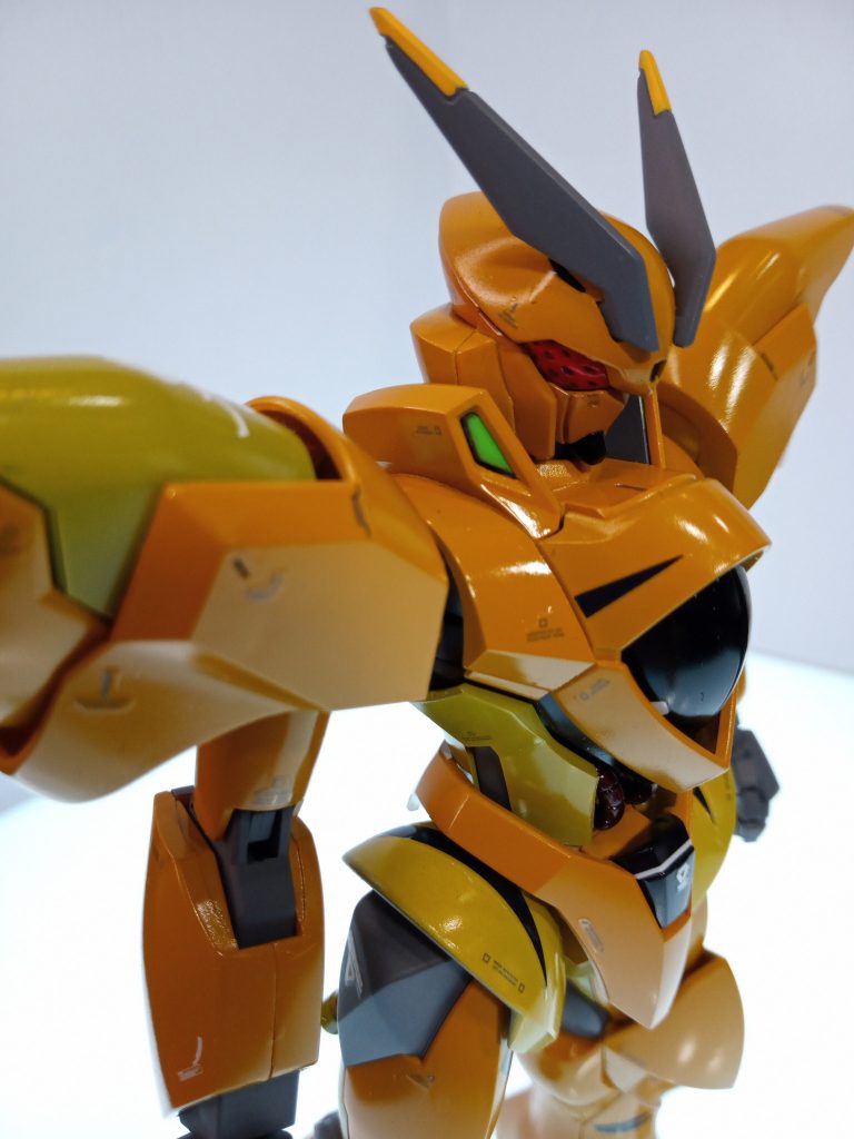 アップ。 蜂の顎が黒かったのでシャッコーの顎も黒にしてみました。蜂の目は黒では無かったのですが、ここは赤で良いか。とそのままです。