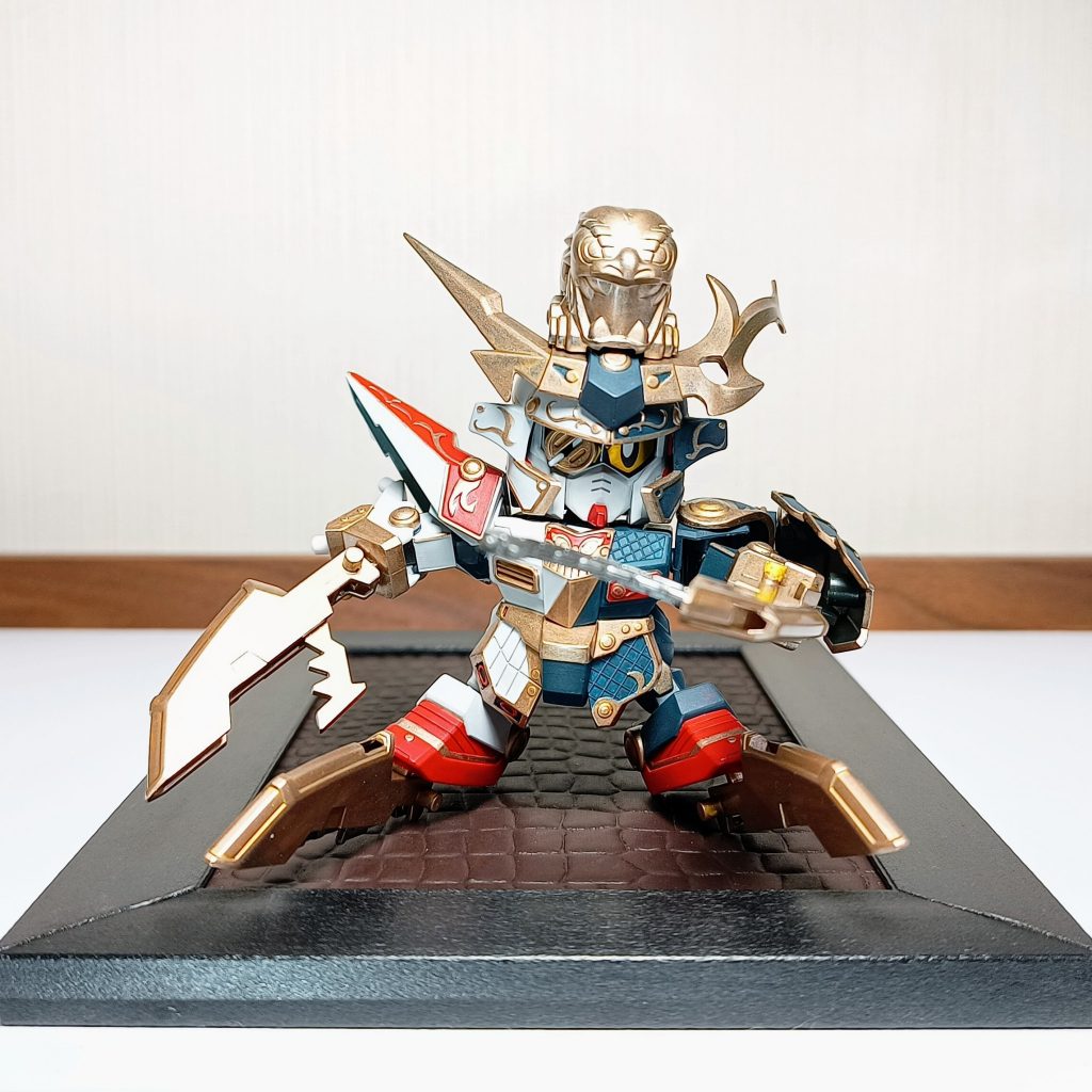 四刃剣を両手足に装備して。仕込み武器って素敵！特に右手の仕込み鋏がお気に入りです。