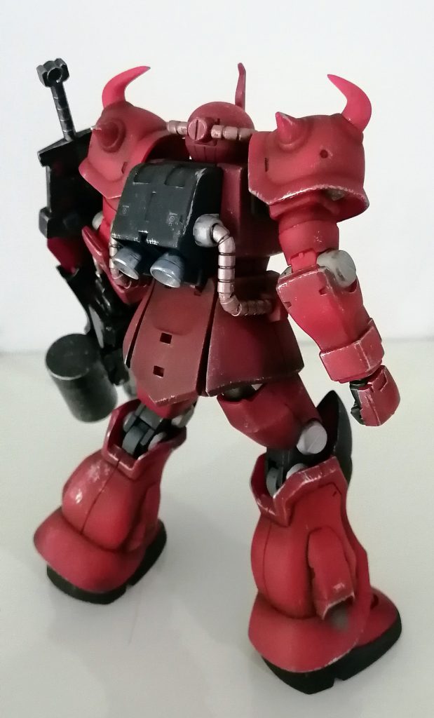 ショルダーはシャープになるよう少し削りました。シルバーのチッピングは適当にやりすぎてイマイチでした。