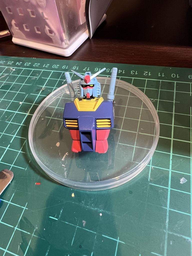 トップコート前ザラついてるように見えるので、もっと近くで一気に吹くようにしないとダメなのか?