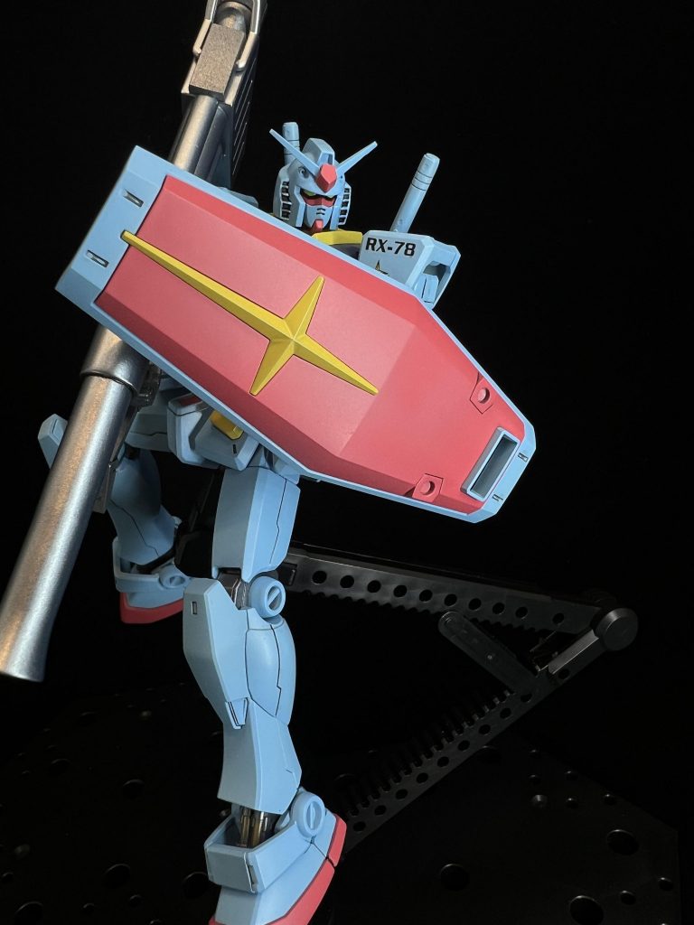 一年前もバズの合わせ目消しを試していたようなのですが、今だと塗装すればラインは目立たないようになりました。でも複雑な面は上手くやすりがけが出来ていない。