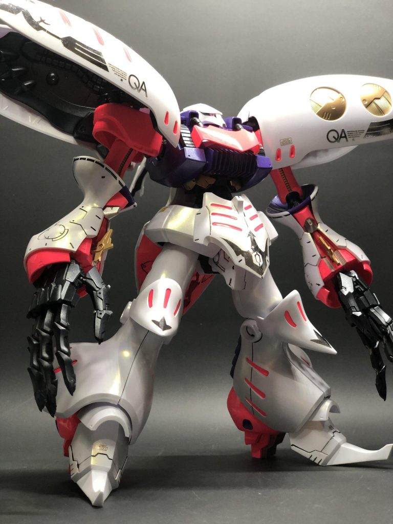 ツヤあり塗装に挑戦してみましたがなかなか不慣れなせいか半光沢くらいになってしましました。