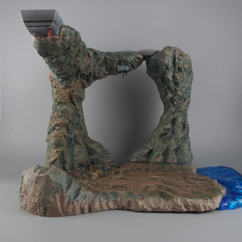 既製品にウエザリングとデカールと部分塗装(導線の赤・黒など)をして艶消しクリアーで仕上げ