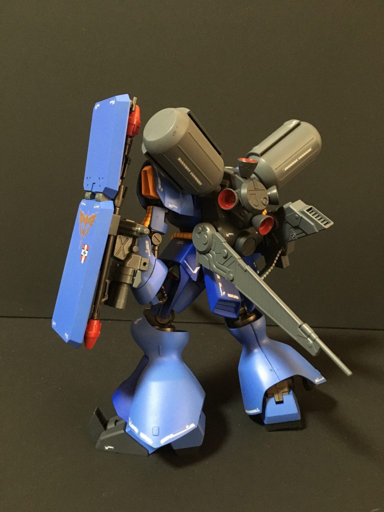 後方ショットギラドーガをベースに製作するか?悩んだのですが、ギラドーガベースだとレズン機にしか見えないので。。。ヤクトドーガベースでランバラル機を製作しました。レズンはランバラルの子分という脳内設定です。