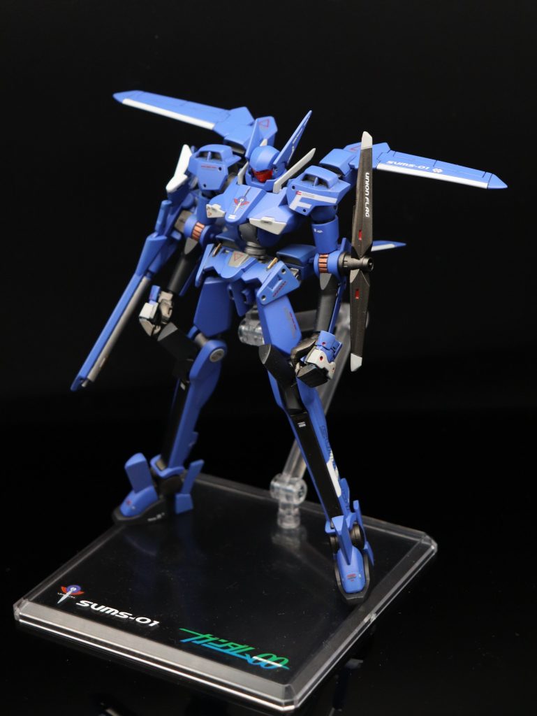 肩と脚のラインはフラッグのFをイメージしてマスキング塗装しました