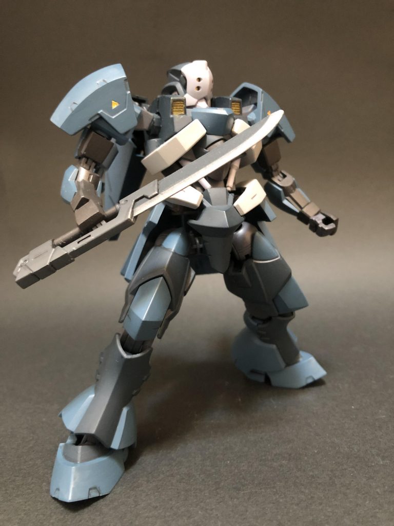 百錬と武器を交換して。意外と似合いますね。筆塗り　全塗装ガンプラ　2022 その92