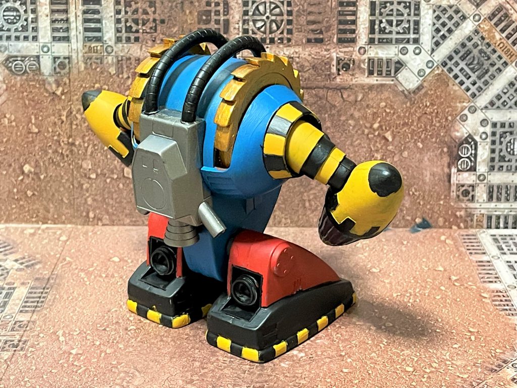 その後、この民間掘削会社は、アッグのカラーリングを変え、貴重な大型の特殊な重機として活用しただけでなく、同社のマスコットキャラクターに採用した。