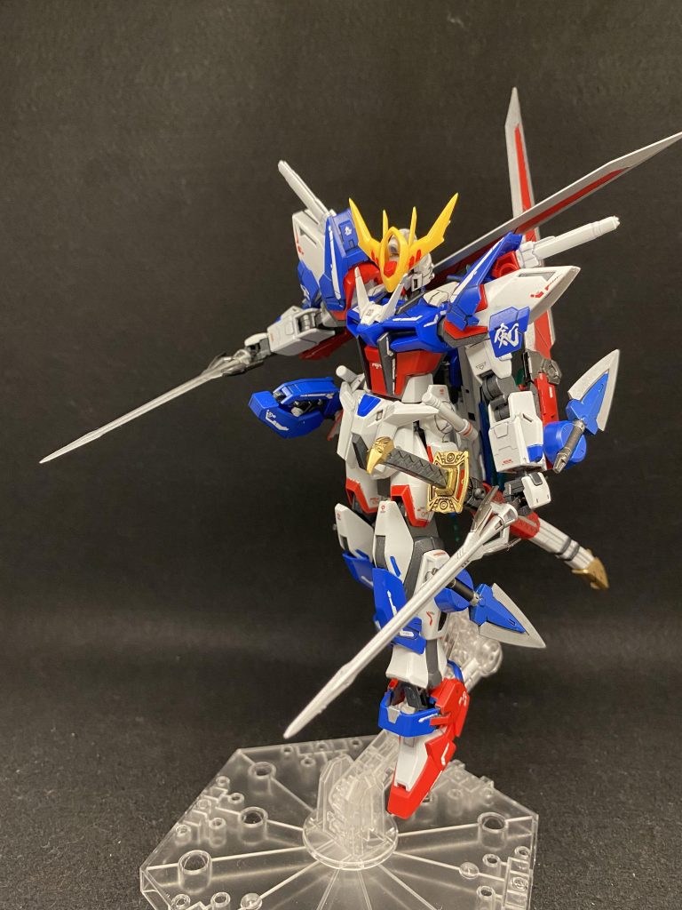 トツカノツルギ×2。天ミナのものを流用しました。他が割と派手なので落ち着いた感じがギャップになってるかなと思います。