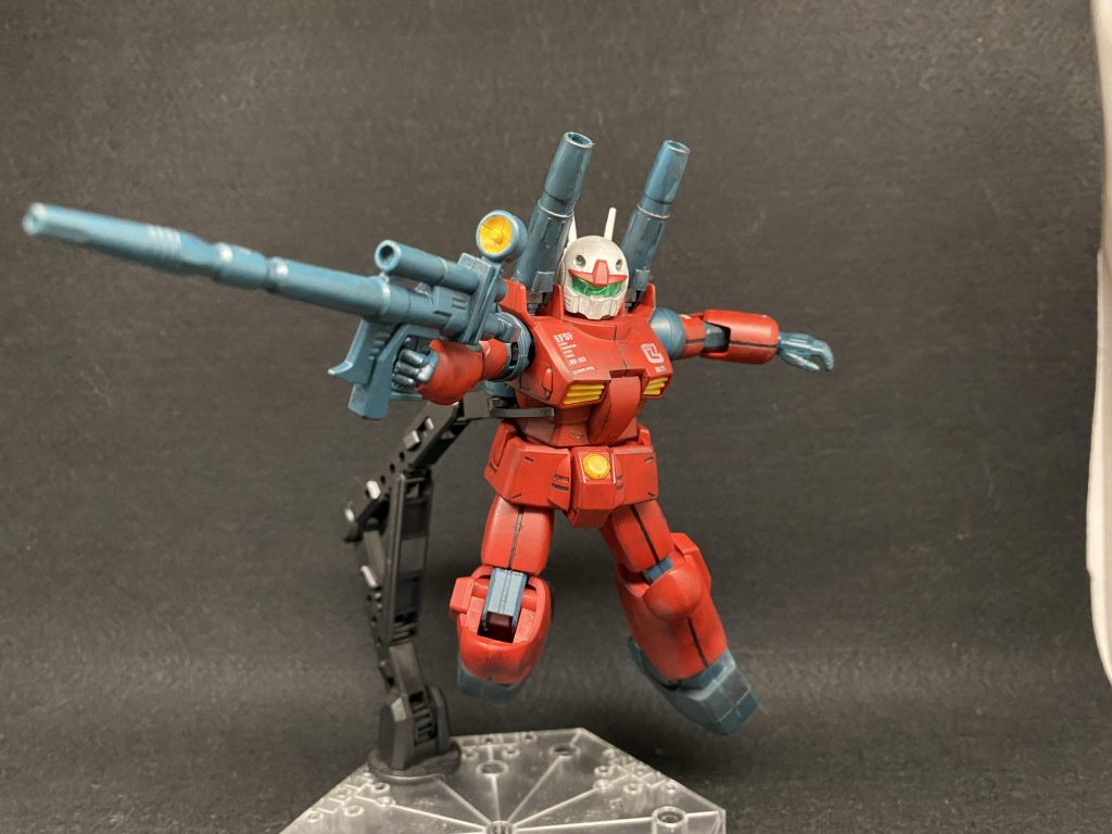 アクションポーズ2古い方のキットなので可動は正直狭いですが,プロポーションはアニメそのままって感じがしていいですね。リヴァイブよりこっちが好きな人がいる理由も分かる気がする。