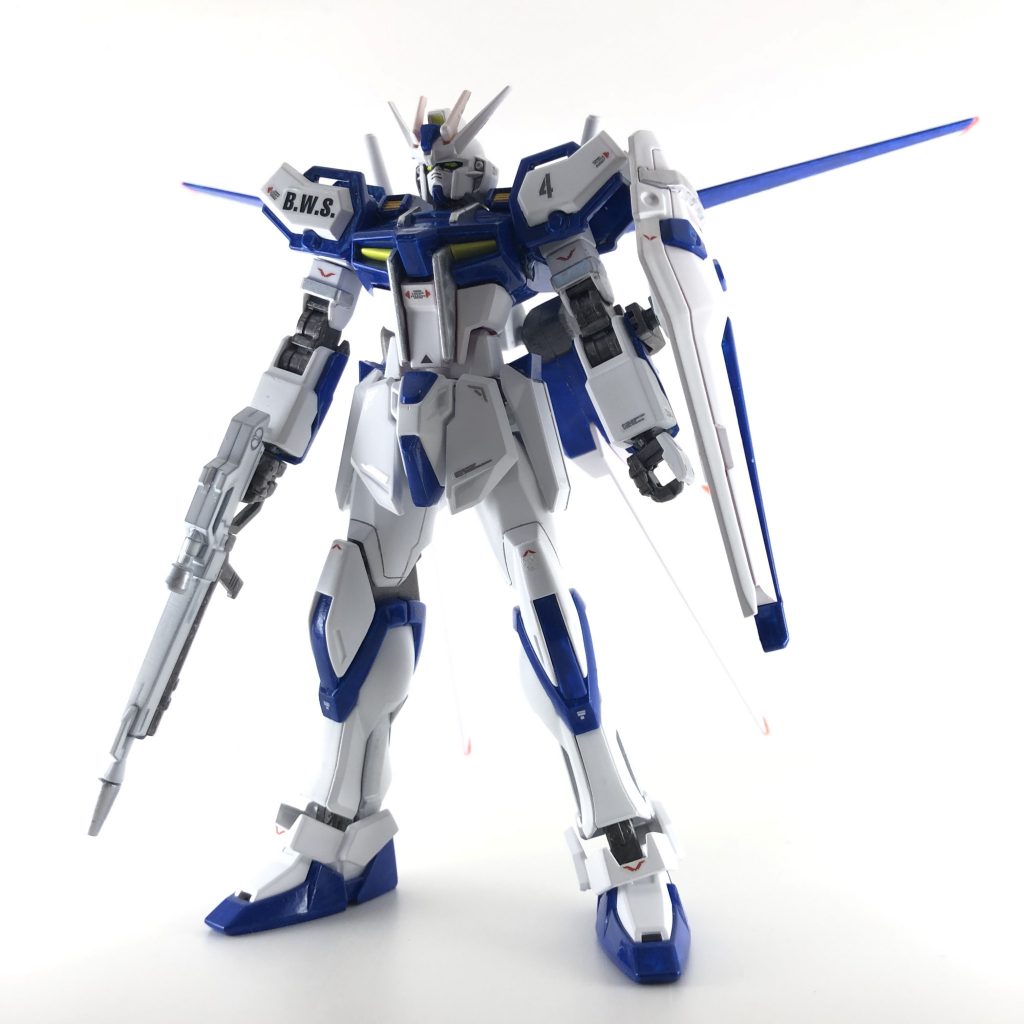 1500番の缶白サフを吹いて、白はそのまま!(手抜きかつ筆塗りより綺麗なので合理的(^^;)続いてアクリジョン筆塗り装甲関係は青とシルバー。ダクト関係がイエロー(ベースイエロー塗ってその上にイエロー)。目とバーニア周辺を蛍光イエロー。翼先端に蛍光レッド。関節は安定の焼鉄色。胸のダクトと、額・後頭部のセンサー関係はダイソーの蛍光シールにしました。デカールは境界戦機のあまりと、HJモデラーズ、逆シャアのHG関係のあまりから(つまるところありあわせというやつです)