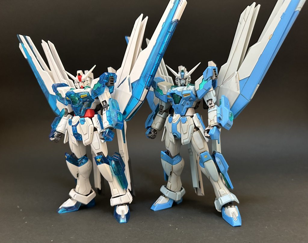 ２体を並べて。完成してみるとレビューサイトの画像やパッケージと少し印象が違ってくるキットかなと思いました。私は気に入っています。筆塗り　全塗装ガンプラ　2022 その91