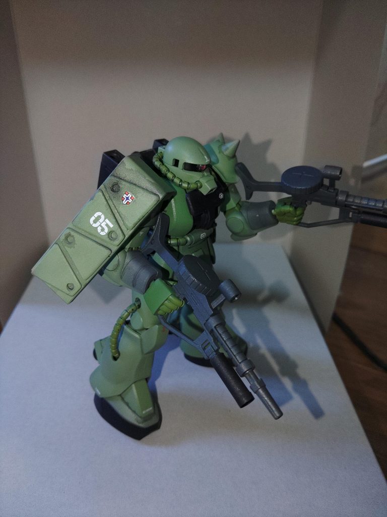 3連ミサイルはバックパックに移動、サブハンドルに小型ポット。