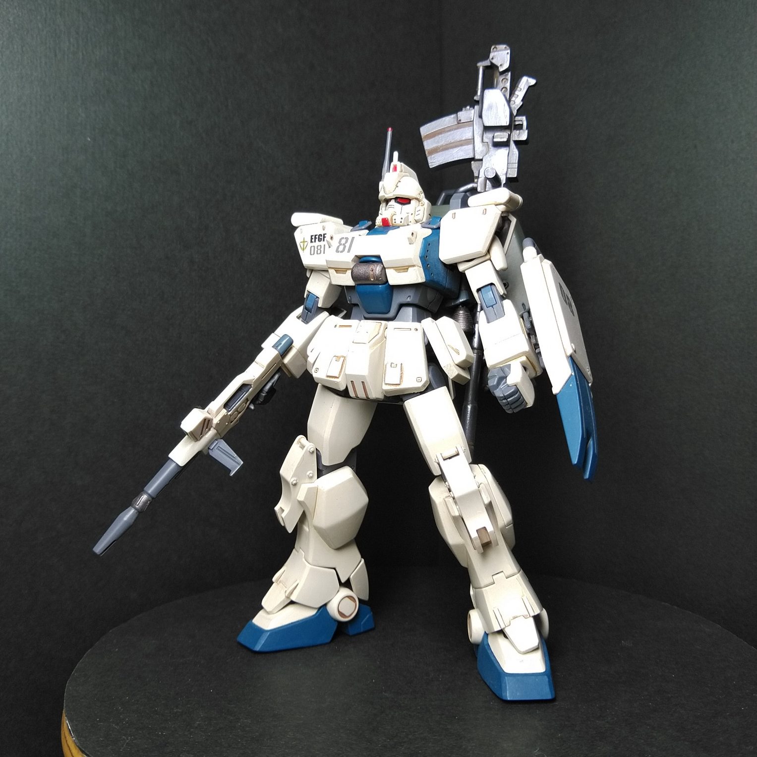 【正規品お得】★バンダイEG1/144機動戦士ガンダム　つや消し筆塗り完成品 完成品