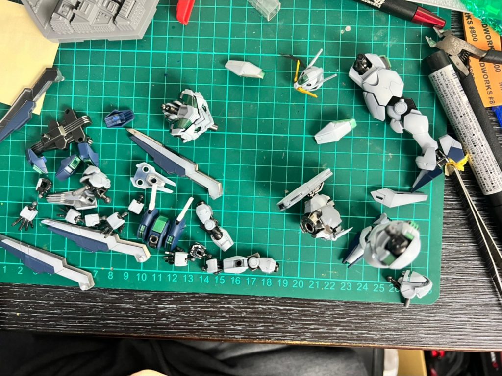 ガンダムエアリアル (覚醒仕様)–3枚目/制作者：阿熊人