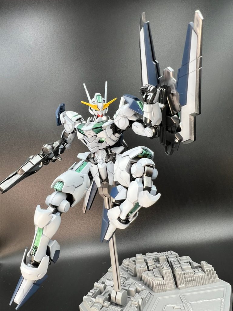 ガンダムエアリアル (覚醒仕様)–4枚目/制作者：阿熊人