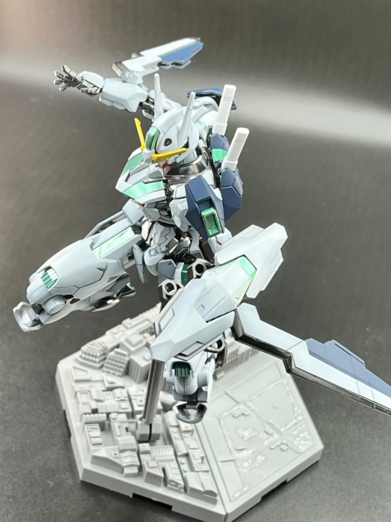 ガンダムエアリアル (覚醒仕様)–3枚目/制作者：阿熊人