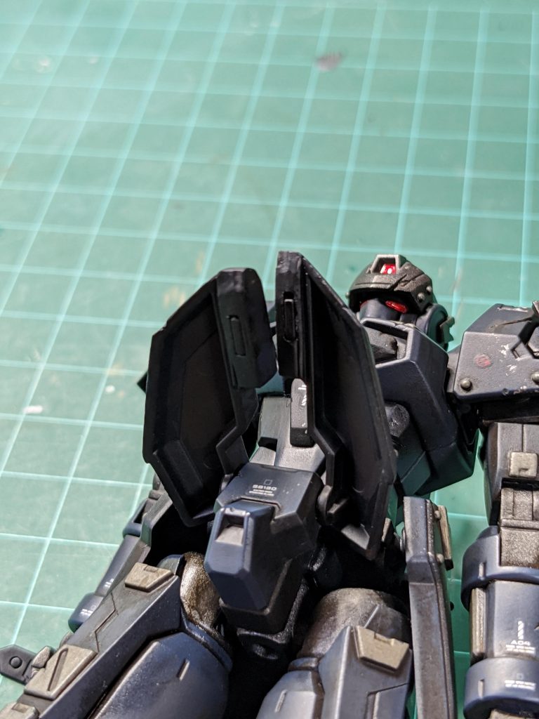 フロントスカートは繋がって見えますが実は独立可動し通常時は一体化するように磁石が入っています😏