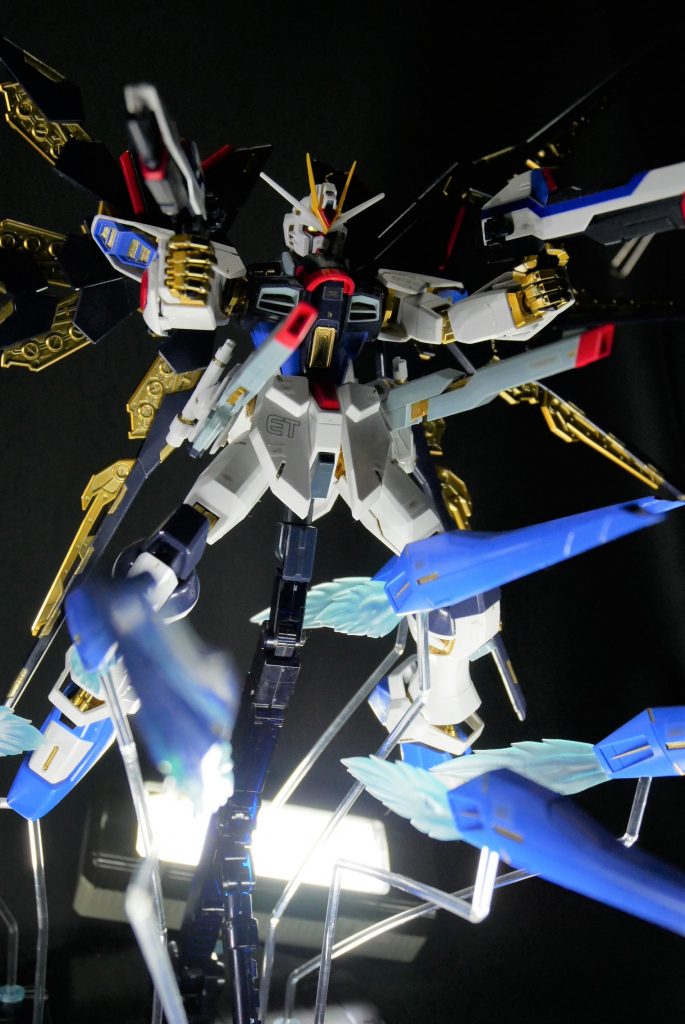 ドラグーンシステムをすると、ひっちゃかめっちゃか。カメラフレームに収まりませんが圧巻ですね。