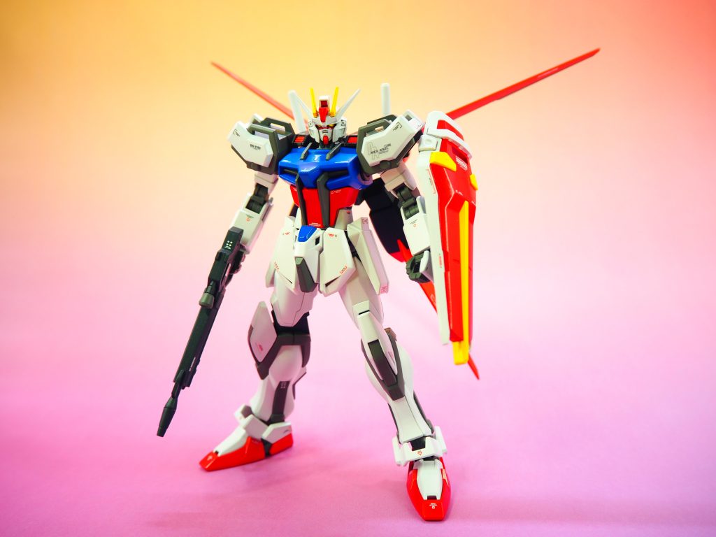 正面。ガンダムデカールの他にHIQパーツなどの市販デカールも貼ってます。