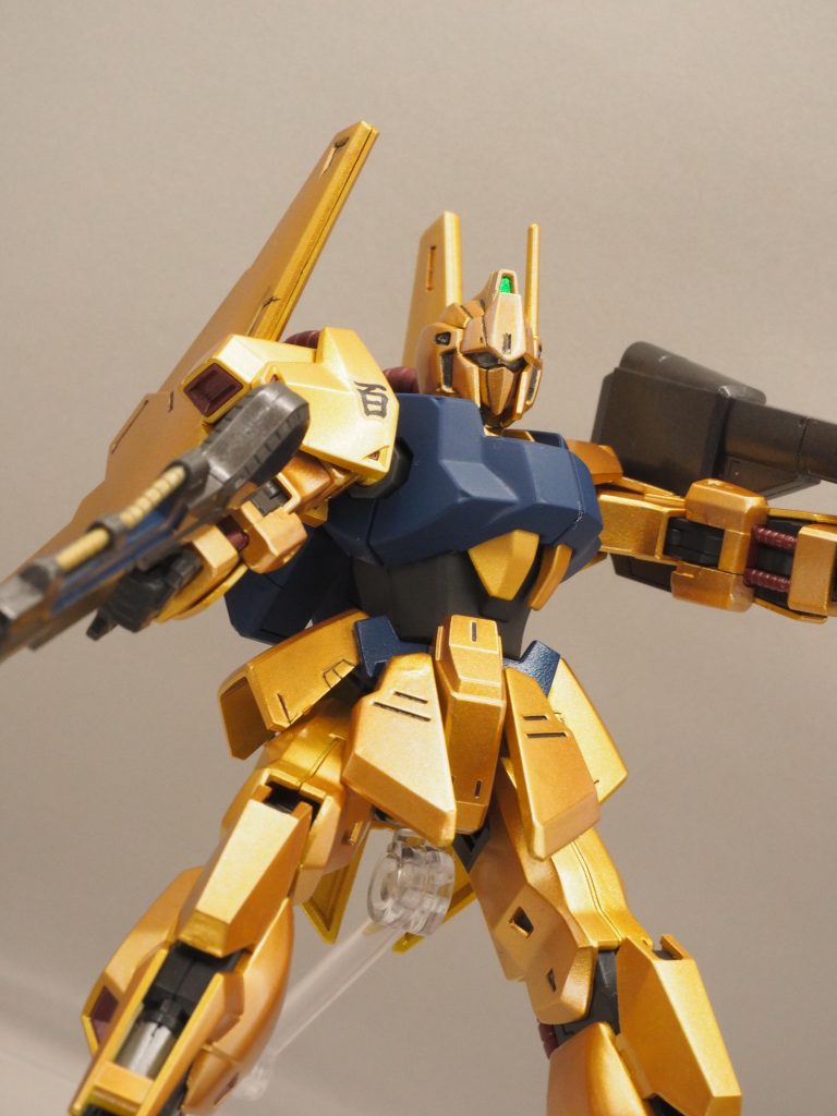 出来ればクレイバズーカは肩掛けさせたかったのですが無理でした、、